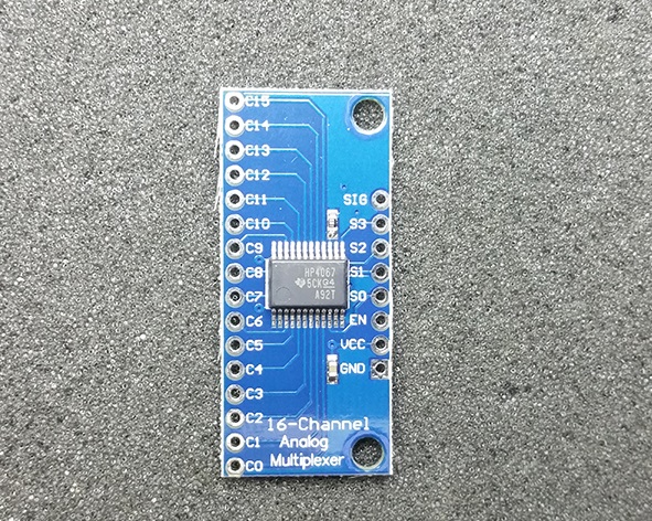 16 kanálový multiplexer vysokorychlostní CMOS