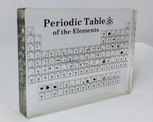 Periodická tabulka prvků se vzorky