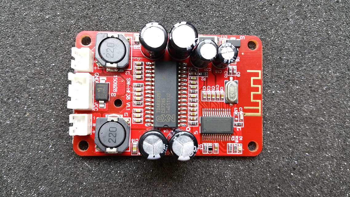 Digitální audio zesilovač bluetooth 2x15W