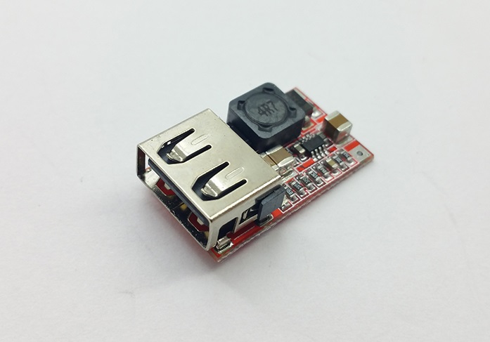 USB 5V 2A mini zdroj snižující napětí