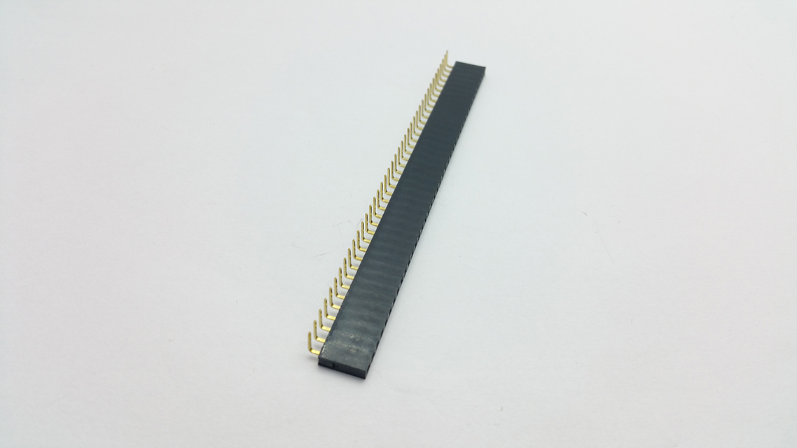 Dutinková lišta 40x1 2.54mm zahnutá