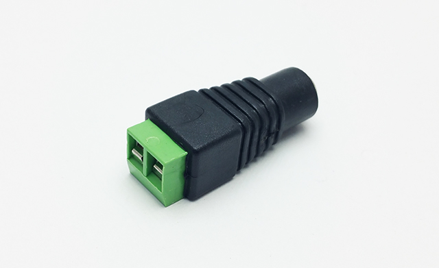 Konektor se šroubovacíma svorkama 5,5 x 2,1 mm samice