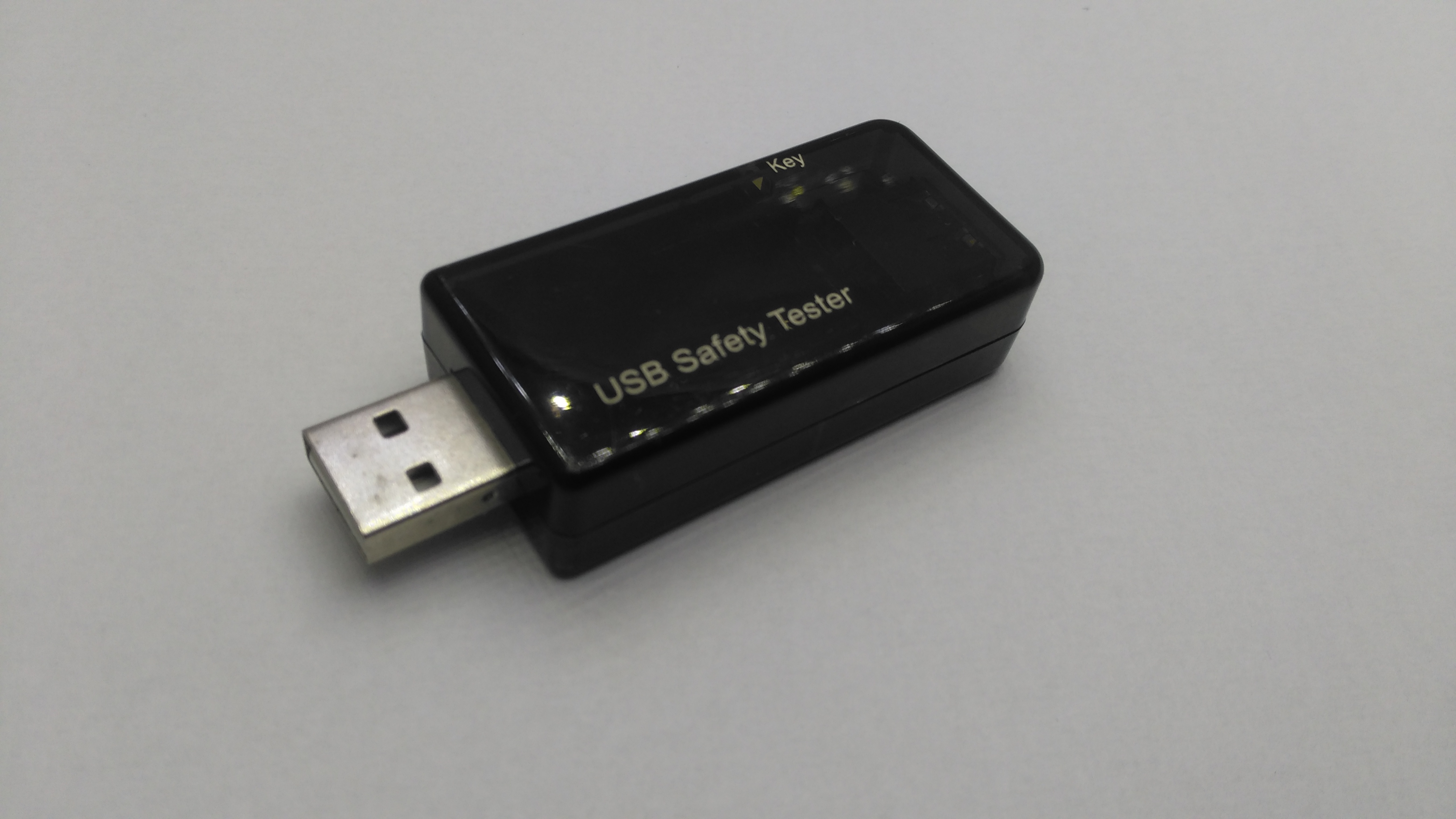 Měřič proudu,napětí a kapacity USB LCD displej