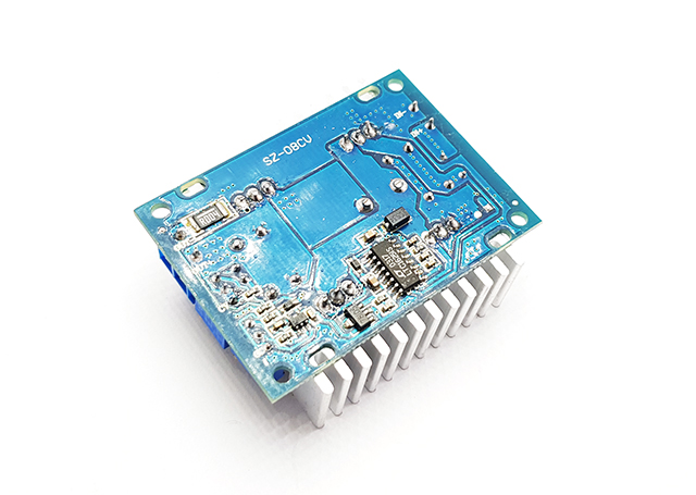 Nastavitelný napěťový a proudový zdroj 6A