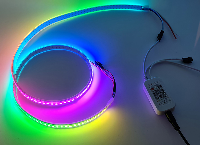 Adresovatelný LED pásek 43W/m WS2812B  RGB 1m voděodolný