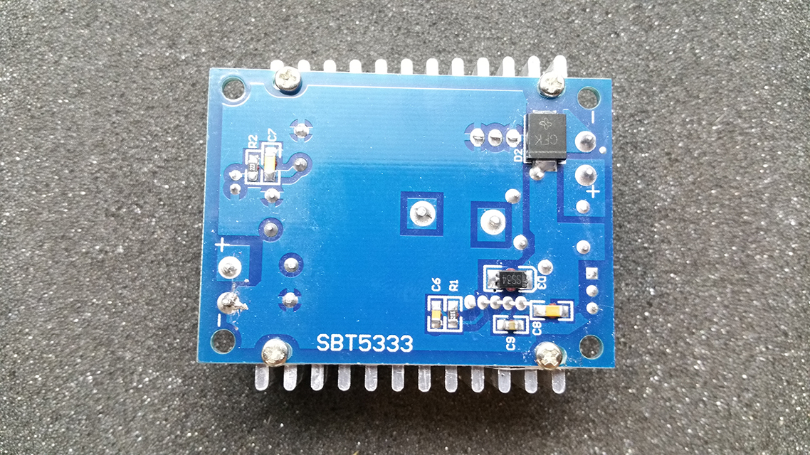 Nastavitelný zdroj snižující napětí 1,3-30V 12A