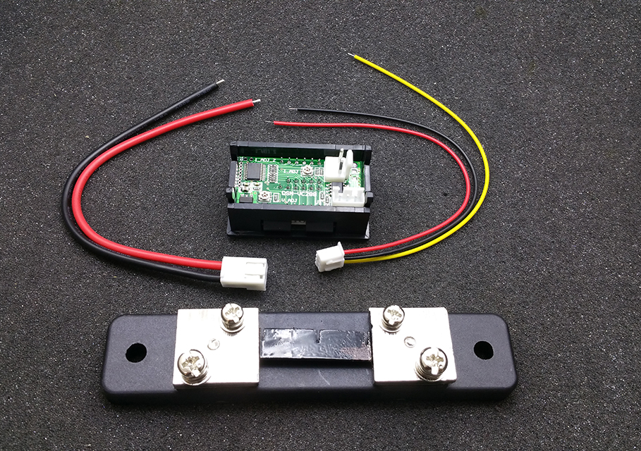 Digitální voltmetr a 50A ampérmetr do panelu červený modrý
